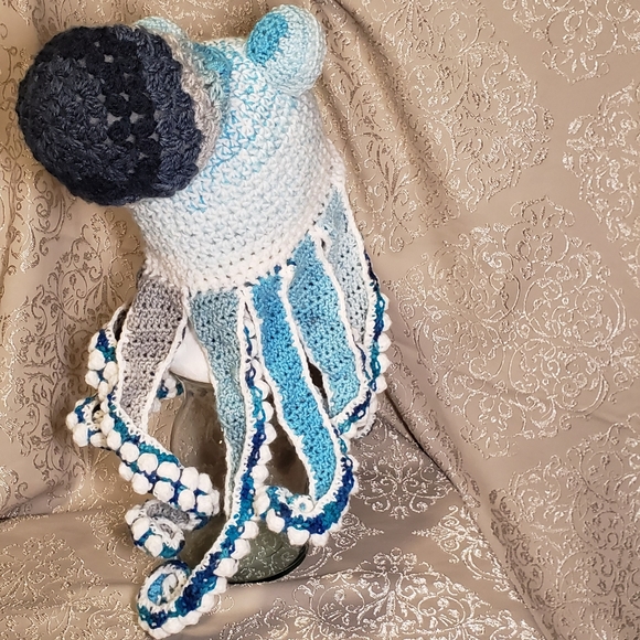 Amazing handmade Kraken Hat - Picture 4 of 9
